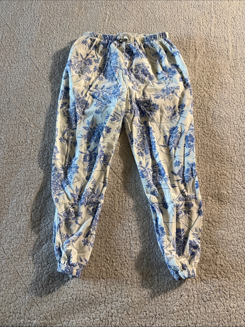 Paisley Lane Girls White Linen Blend Jogger Pants with Blue Floral Print 10